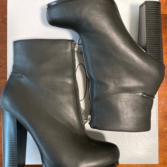 Steve Madden Booties - Picture 2 of 8